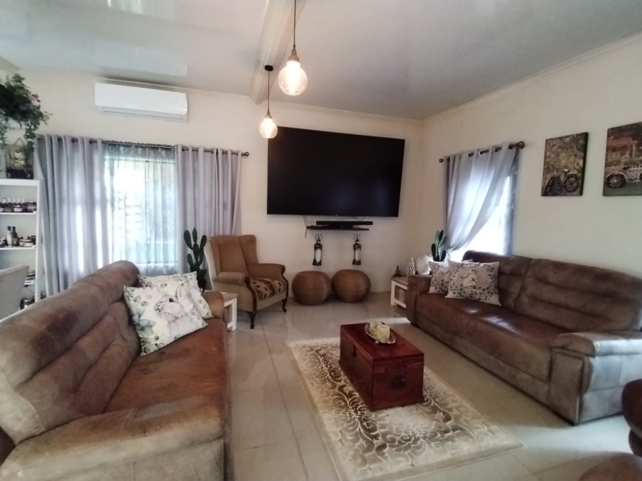 5 Bedroom Property for Sale in Mooinooi North West